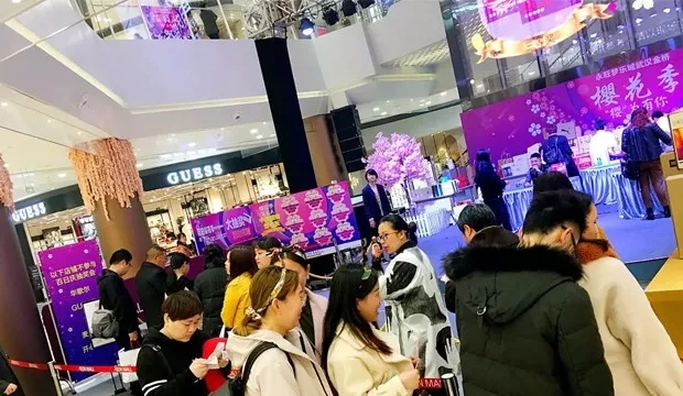 這面3層樓高的壹品玉屏，帶火這座16萬㎡購物中心的線下營銷 10.webp.jpg